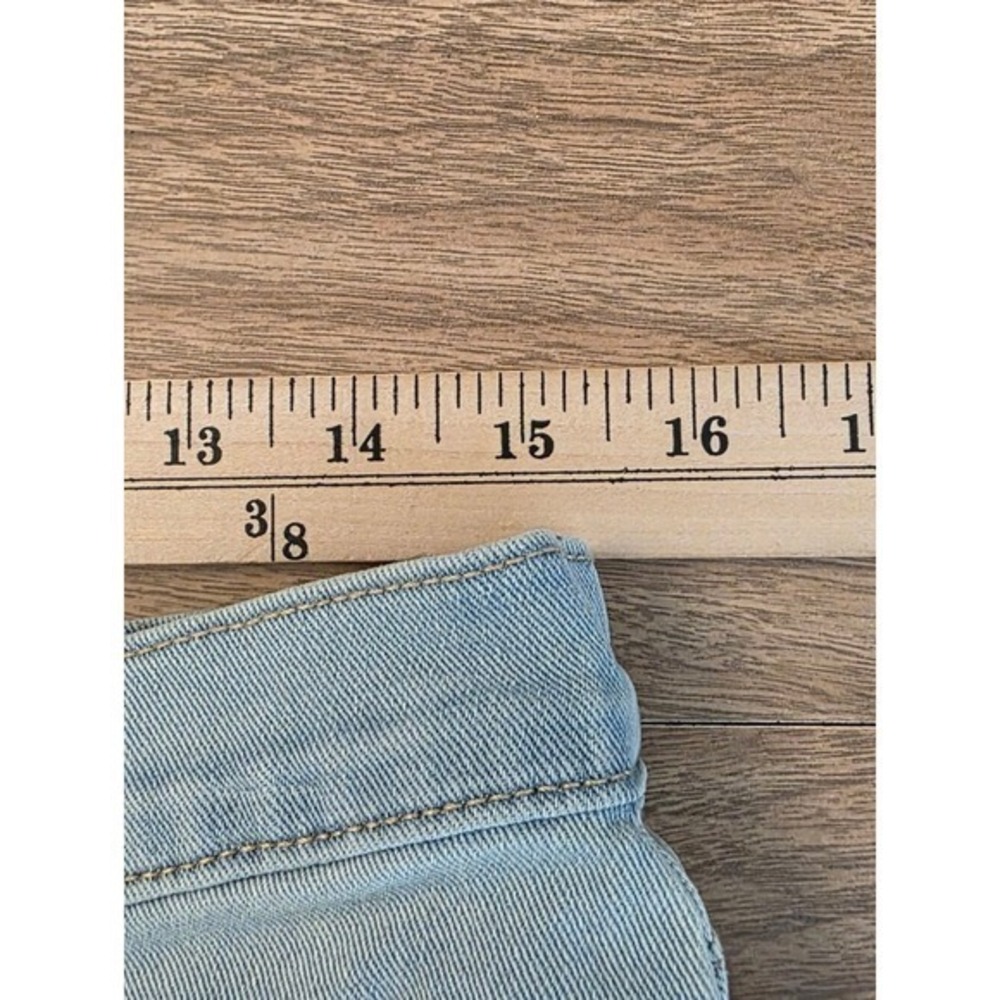 Women's Light Wash Daisy Embroidered Cuffed Jeans Cottagecore Size 10/30 - Picture 11 of 16